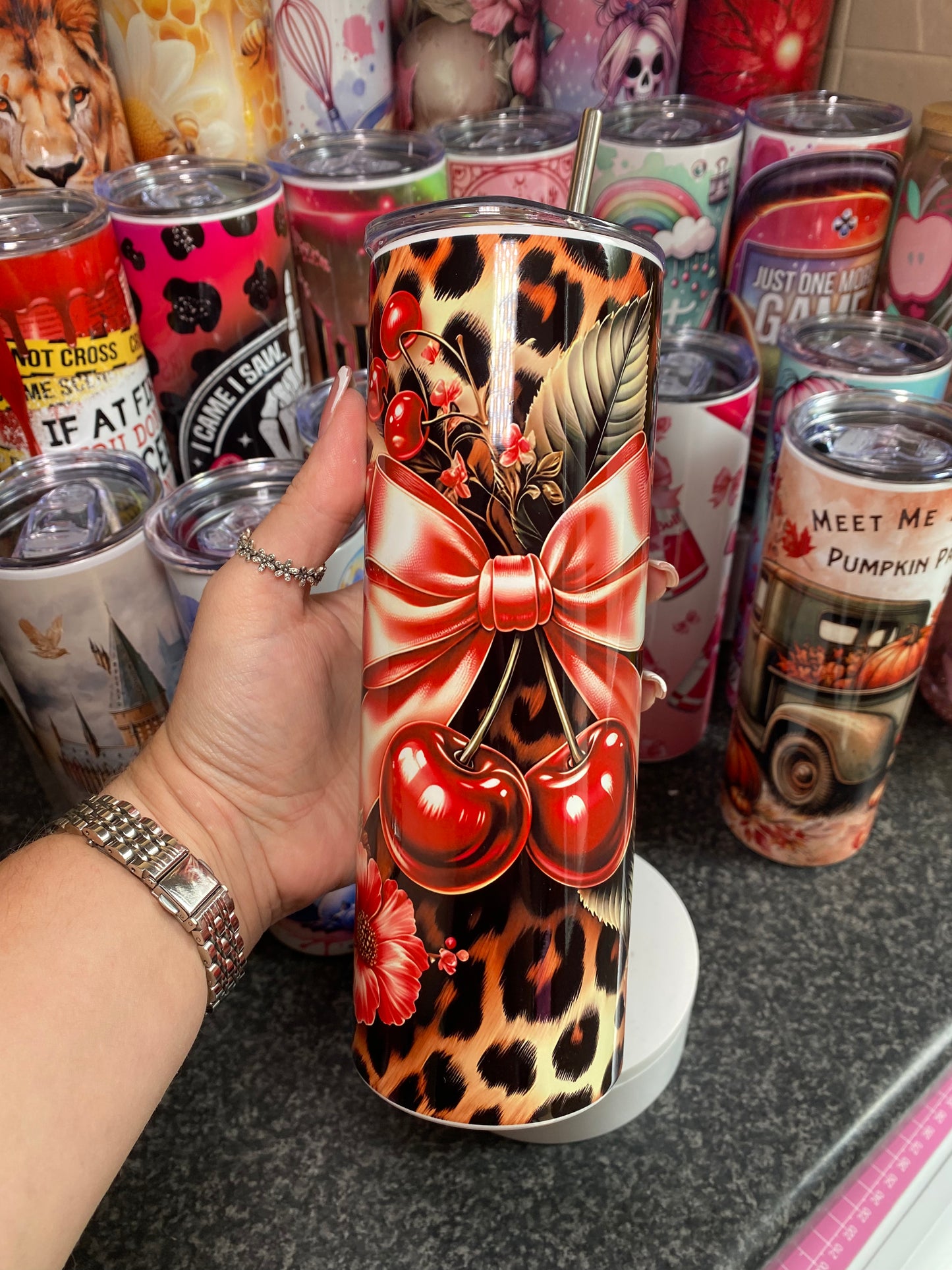 Leopard print cherry - 20oz tumbler